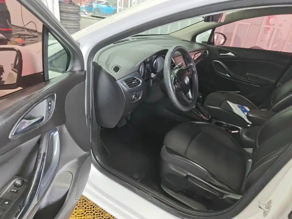 Buick Verano — миниатюра 16