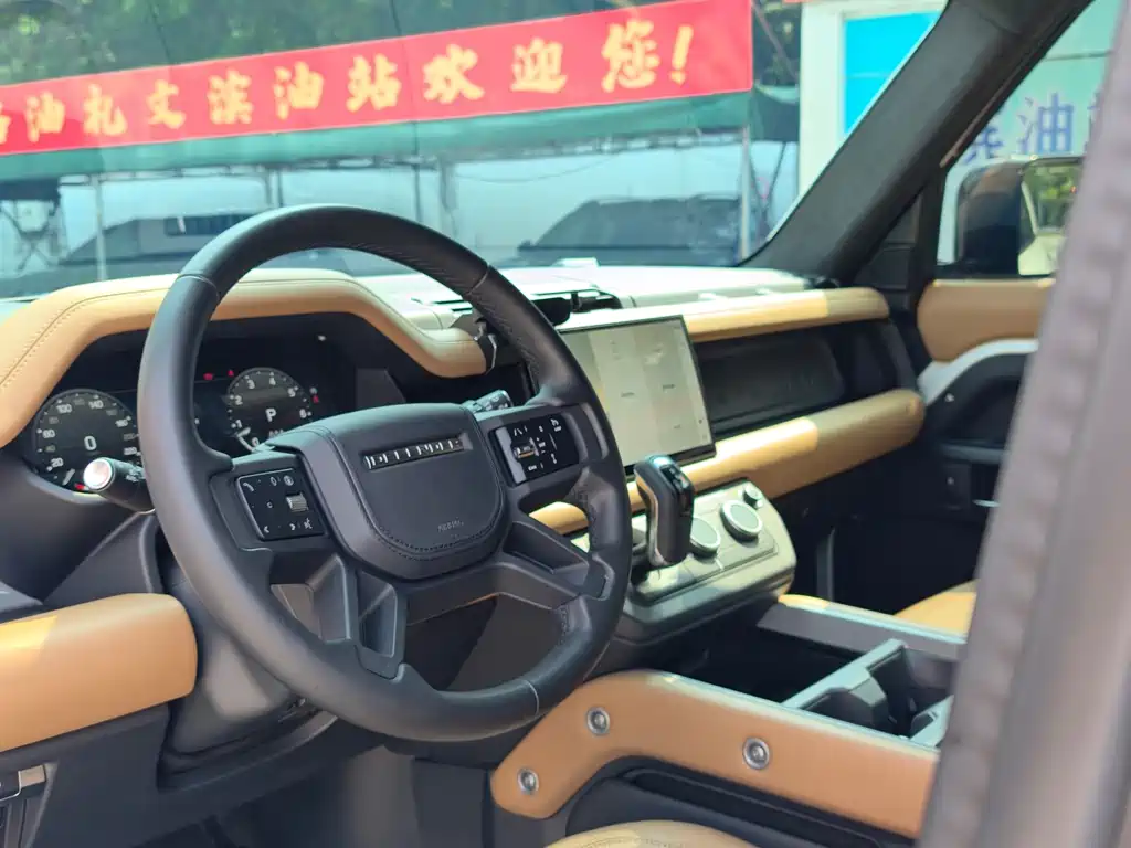 Land Rover Defender — миниатюра 4