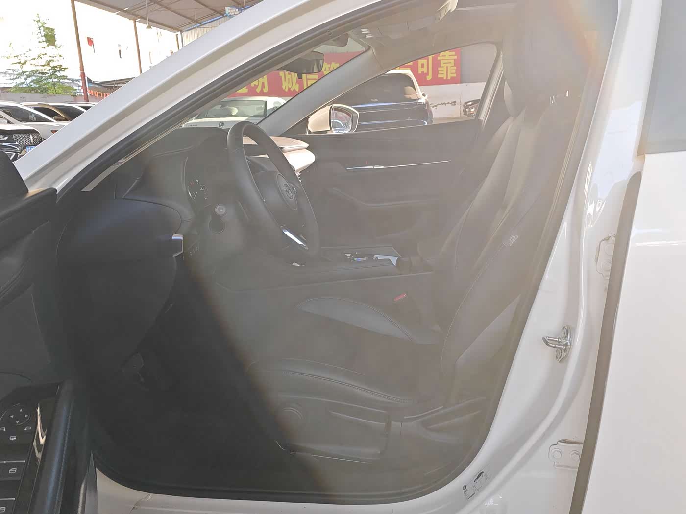 Mazda Mazda3 Axela 2.0 л 2022 г. Белый, пробег 48099 км