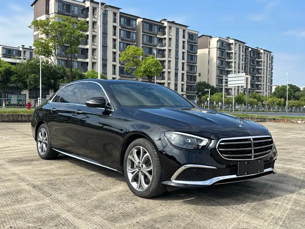 Mercedes-Benz E-Class — миниатюра 3