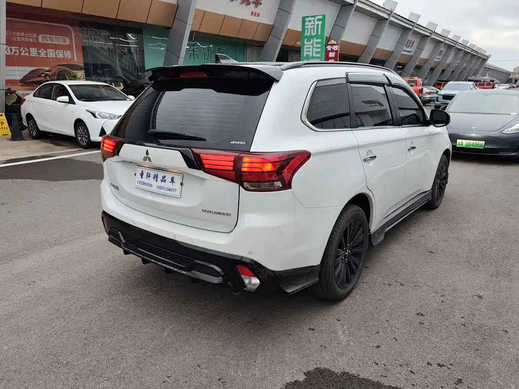 Mitsubishi Outlander — миниатюра 3