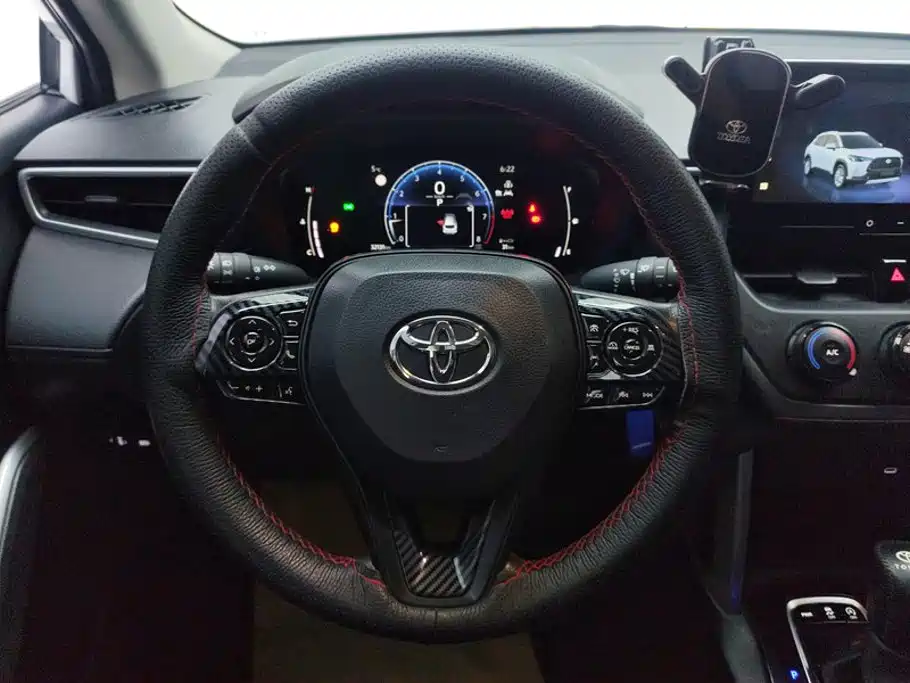 Toyota Corolla Cross — миниатюра 14
