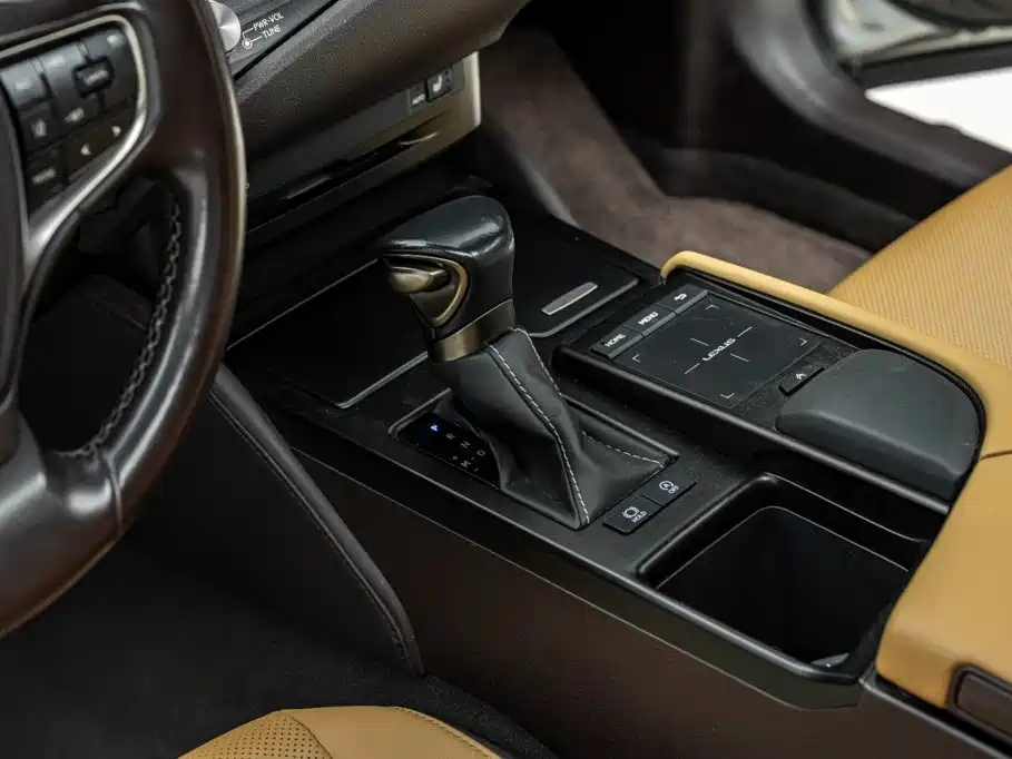 Lexus ES — миниатюра 20