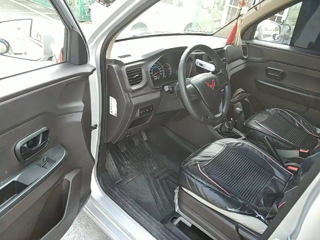 Wuling Hongguang V — миниатюра 16