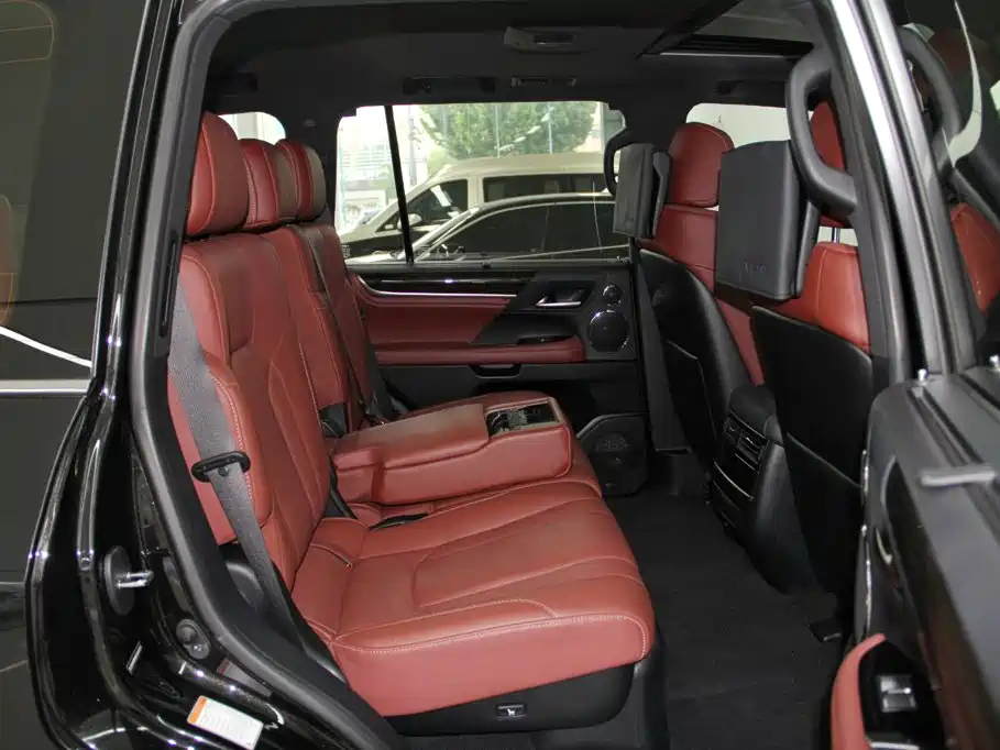 Lexus LX — миниатюра 9