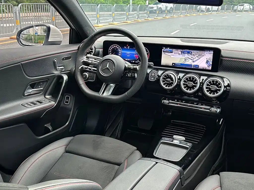 Mercedes-Benz A-Class — миниатюра 12