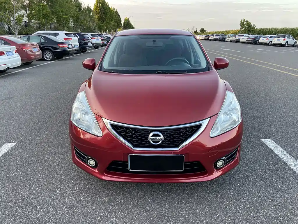 Nissan Tiida — миниатюра 2