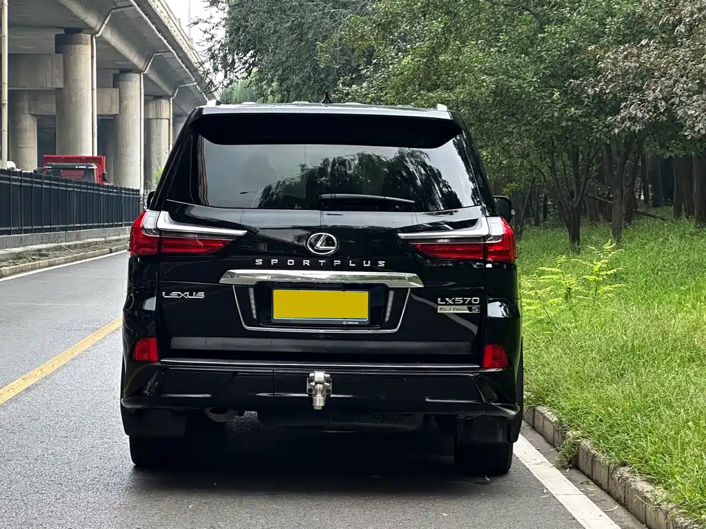 Lexus LX — миниатюра 4