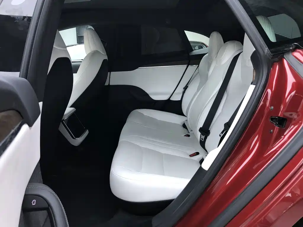 Tesla Model S — миниатюра 13