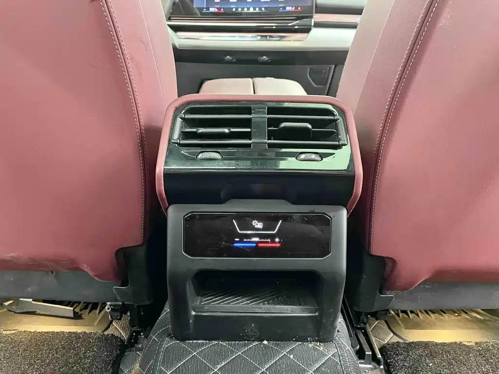 BMW 5 Series — миниатюра 13
