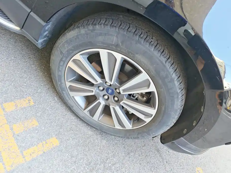 Ford Edge — миниатюра 6