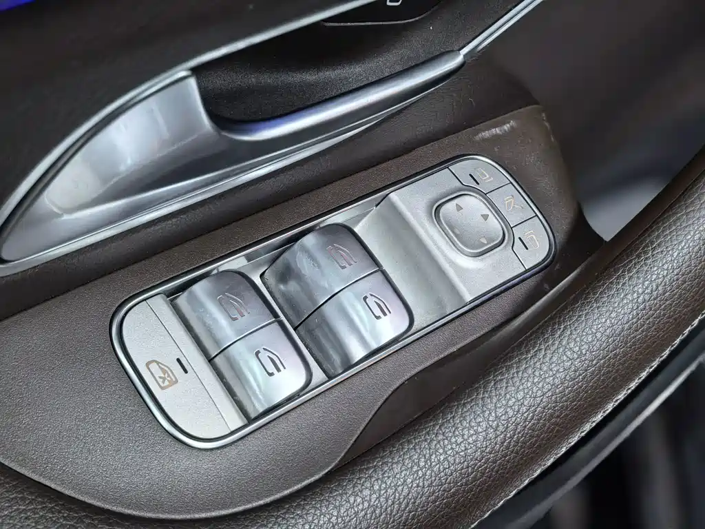 Mercedes-Benz GLE (Import) — миниатюра 21