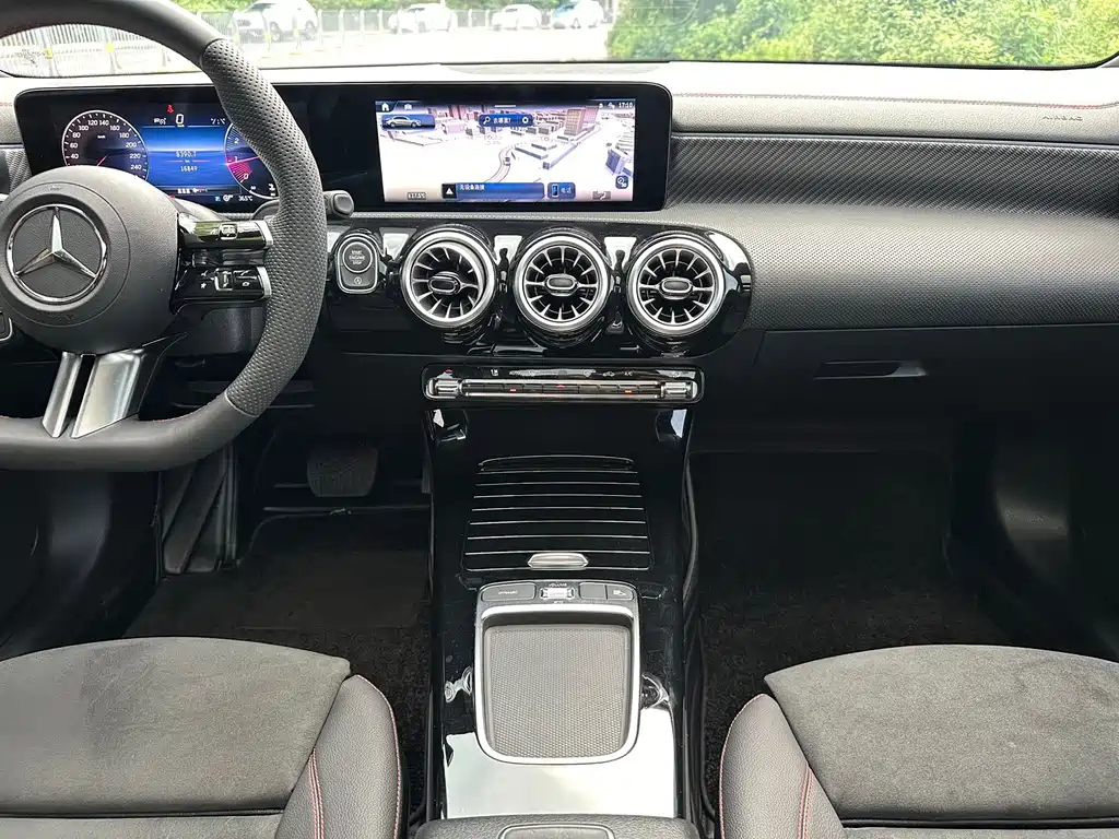 Mercedes-Benz A-Class — миниатюра 10