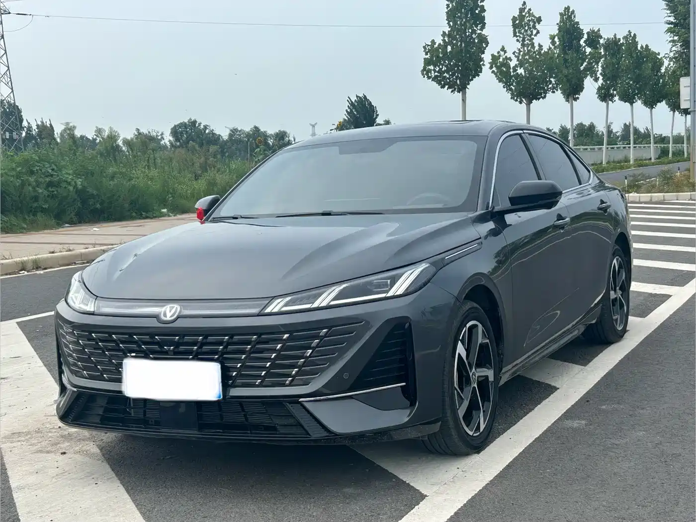 Chang'an Yidong 2025 Silver/gray из Китая