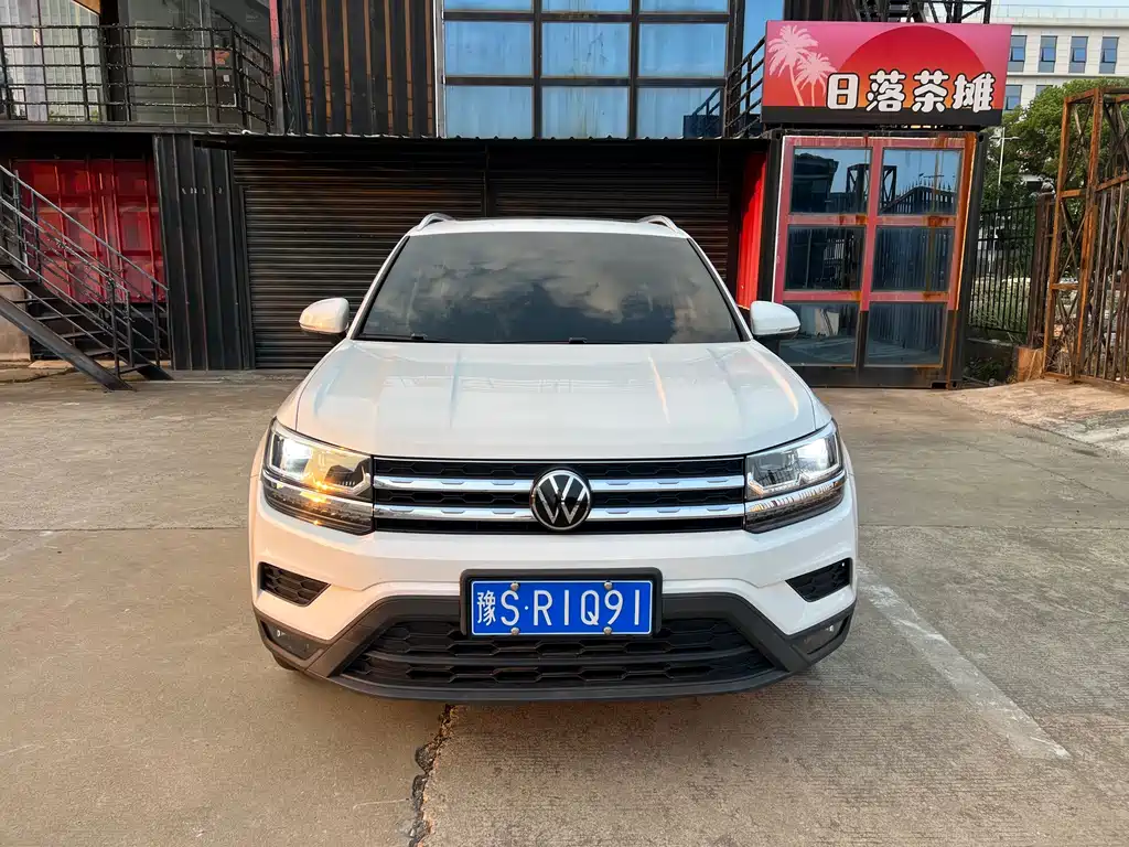 Volkswagen Tharu — миниатюра 2