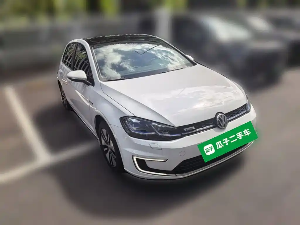 Volkswagen Golf EV — миниатюра 24