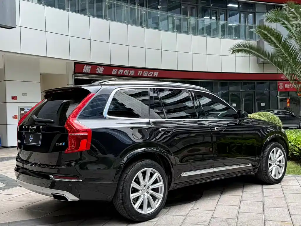 Volvo XC90 2018 T5 7 мест