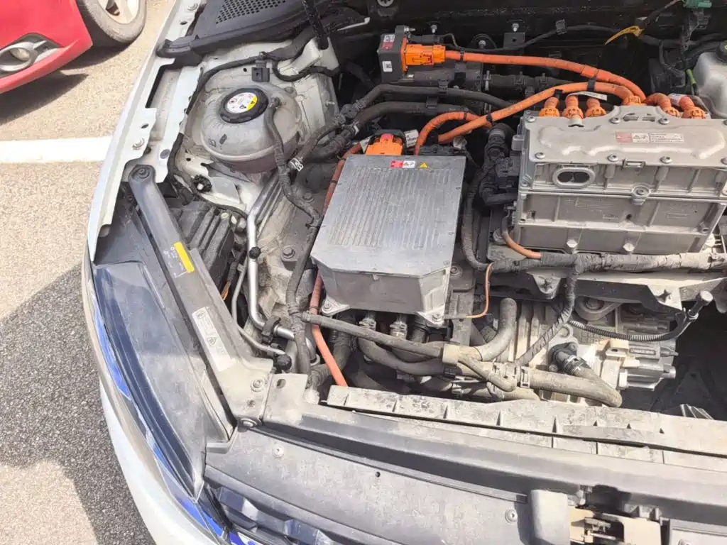 Volkswagen Golf EV — миниатюра 19