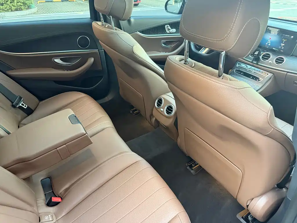 Mercedes-Benz E-Class (Import) — миниатюра 8