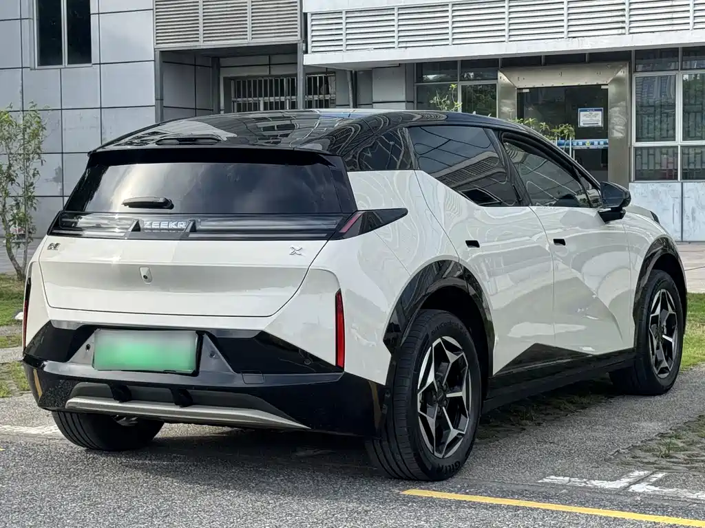 Zeekr X — миниатюра 19
