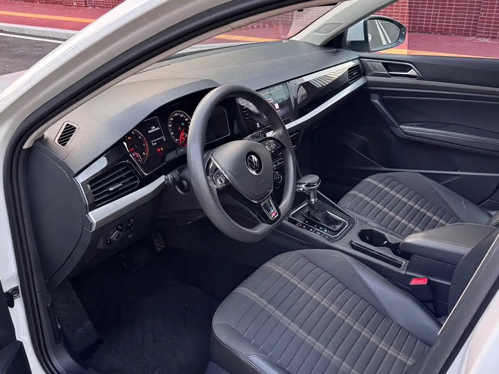 Volkswagen Lavida — миниатюра 9