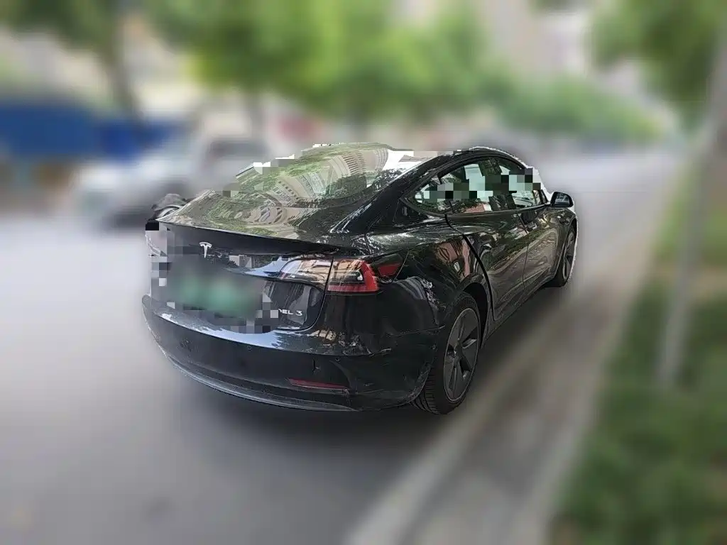 Tesla Model 3 — миниатюра 4