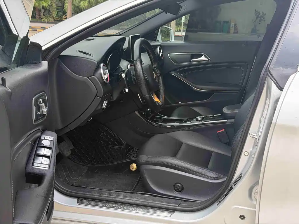 Mercedes-Benz CLA 2015 CLA 200