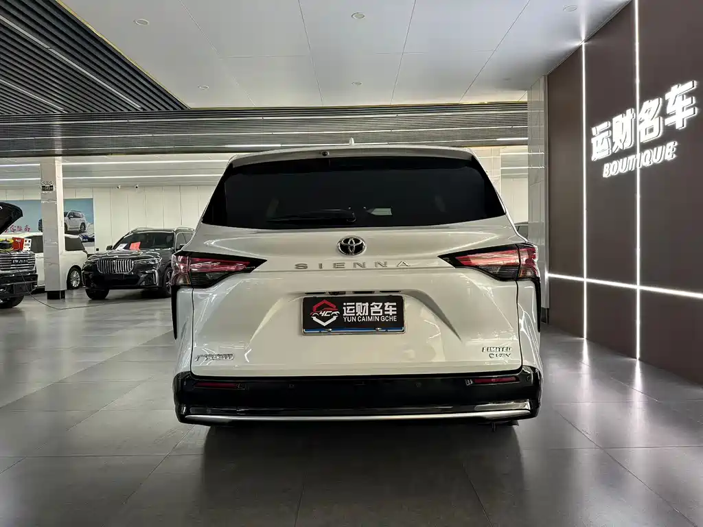 Toyota Sienna 2.5L Hybrid Premium Enjoy Premium Edition, фото 8
