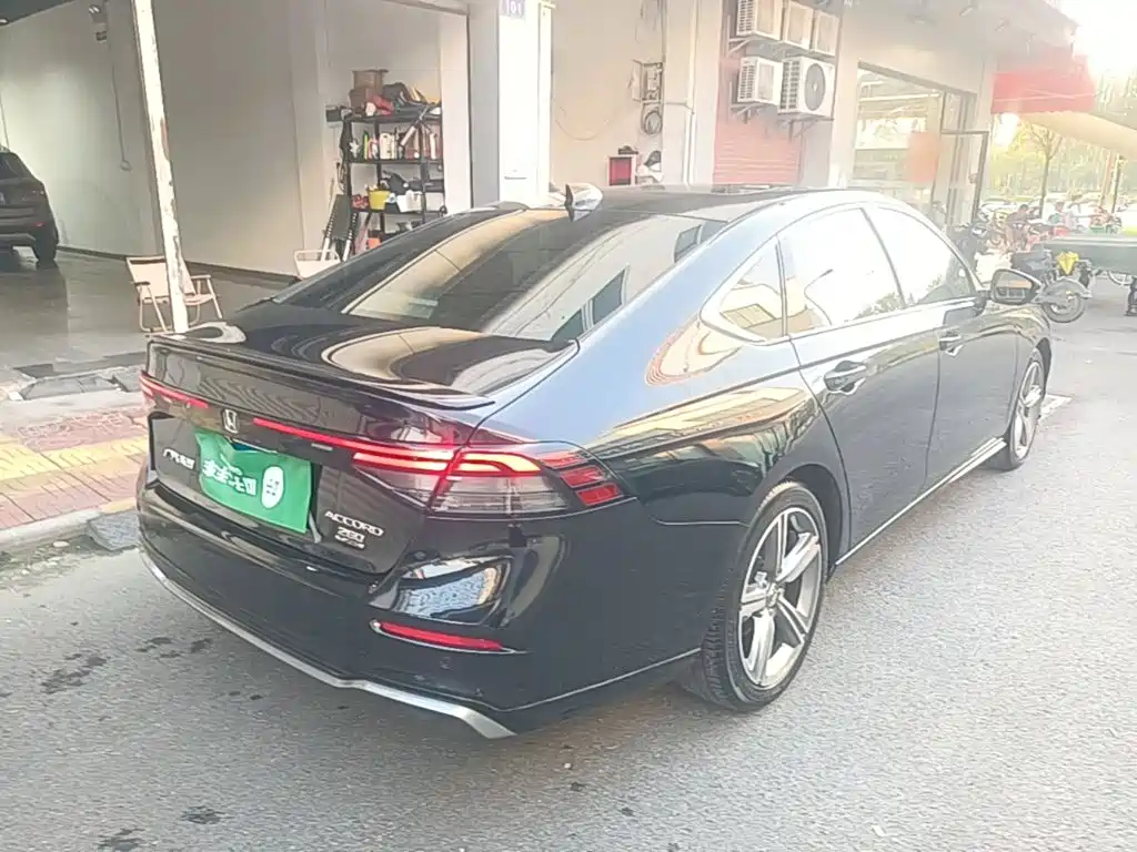 Honda Accord — миниатюра 7