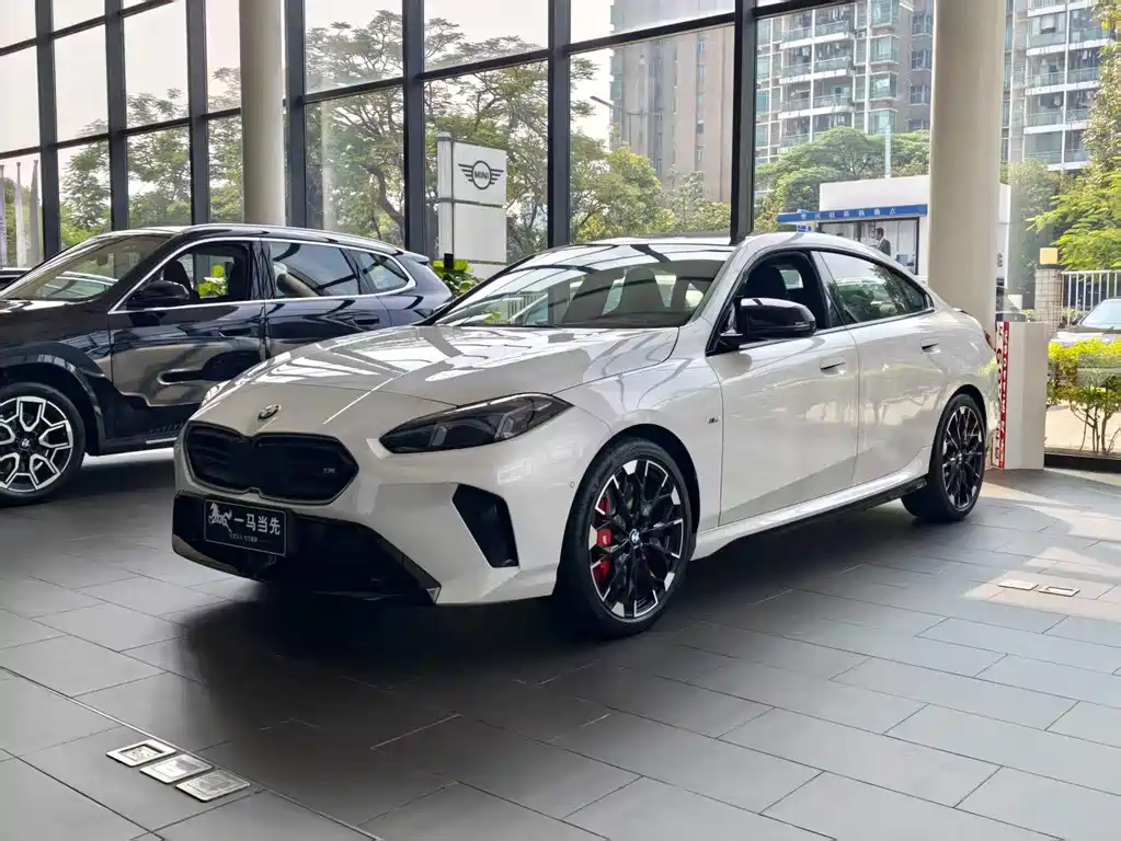 BMW M235L