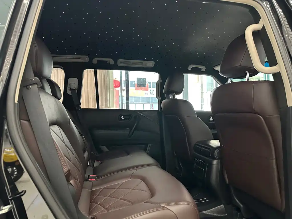 Nissan Patrol — миниатюра 14