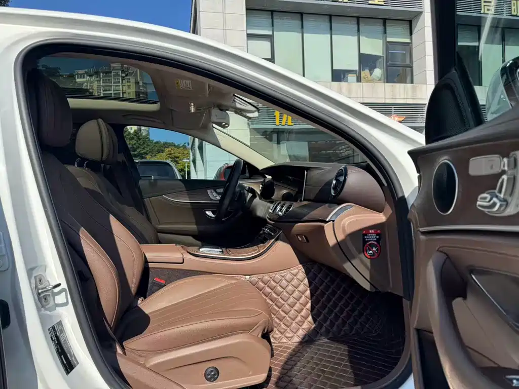 MERCEDES-BENZ E CLASS