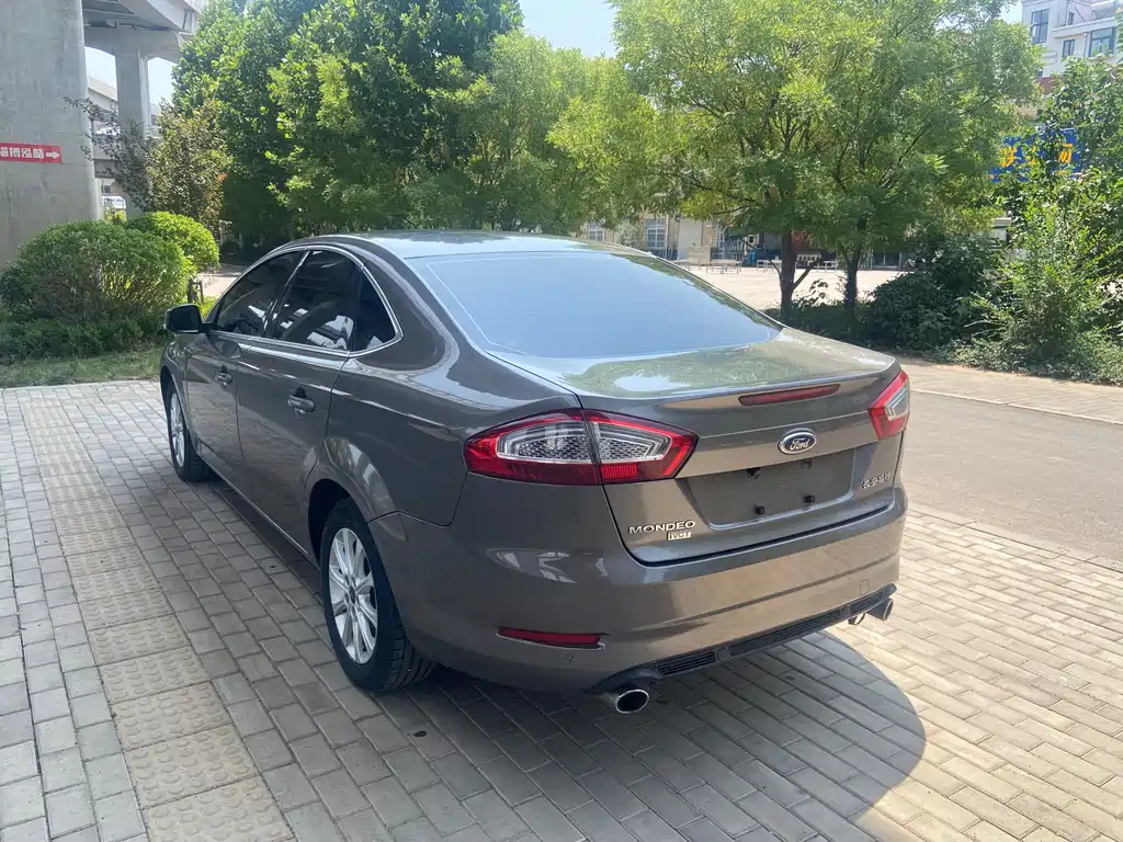 Ford Mondeo 2013 2.3L Luxury