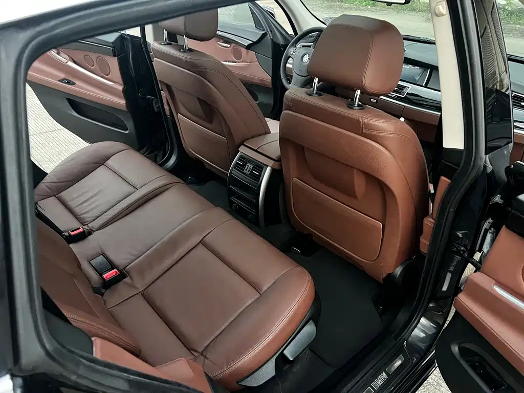 BMW 5 Series GT — миниатюра 22