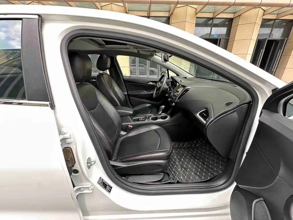 Chevrolet Cruze — миниатюра 14