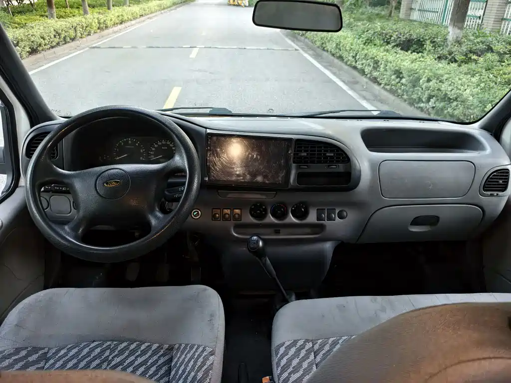 Ford Transit Classic — миниатюра 12