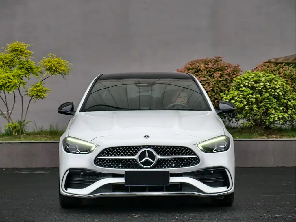 Mercedes-Benz C-Class 2024