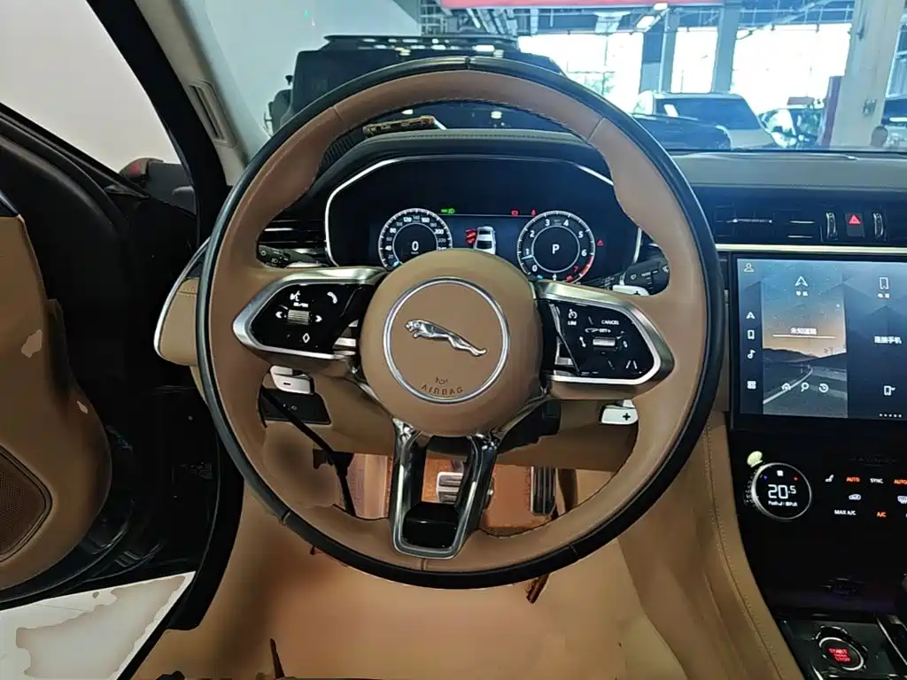 Jaguar XFL — миниатюра 11