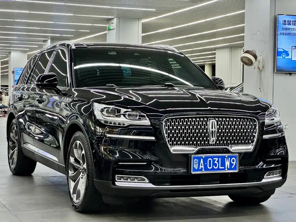 Lincoln Aviator — миниатюра 3