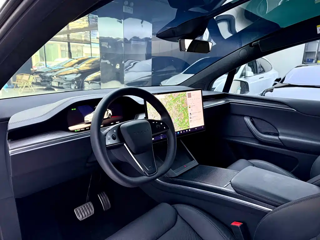 Tesla Model X — миниатюра 5