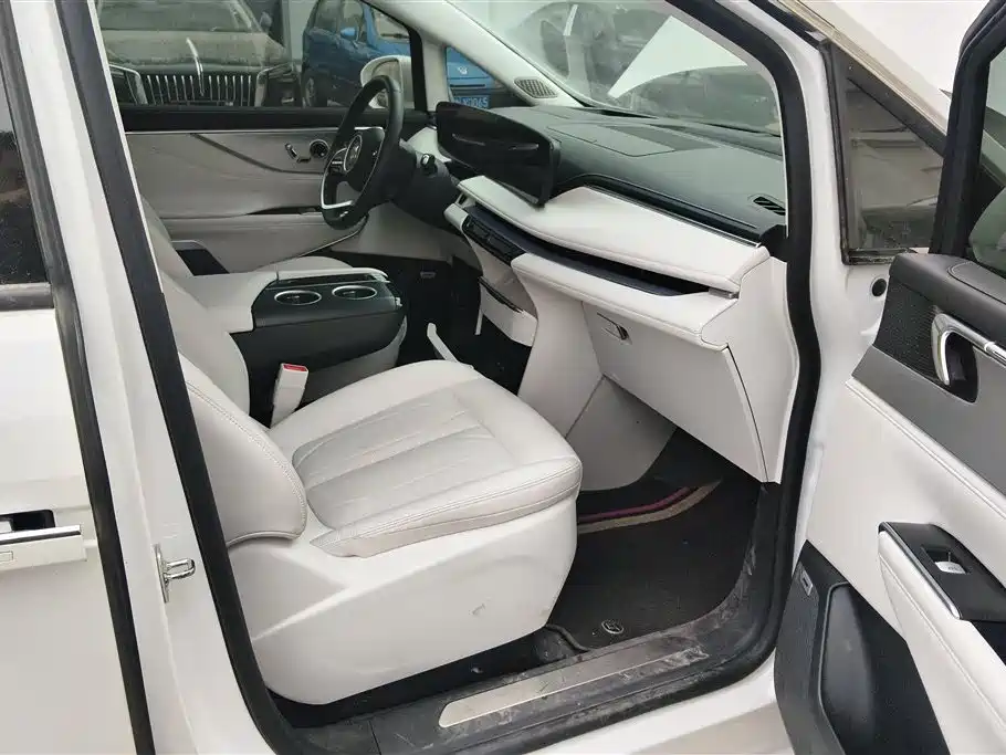 BUICK GL8 NEW ENERGY