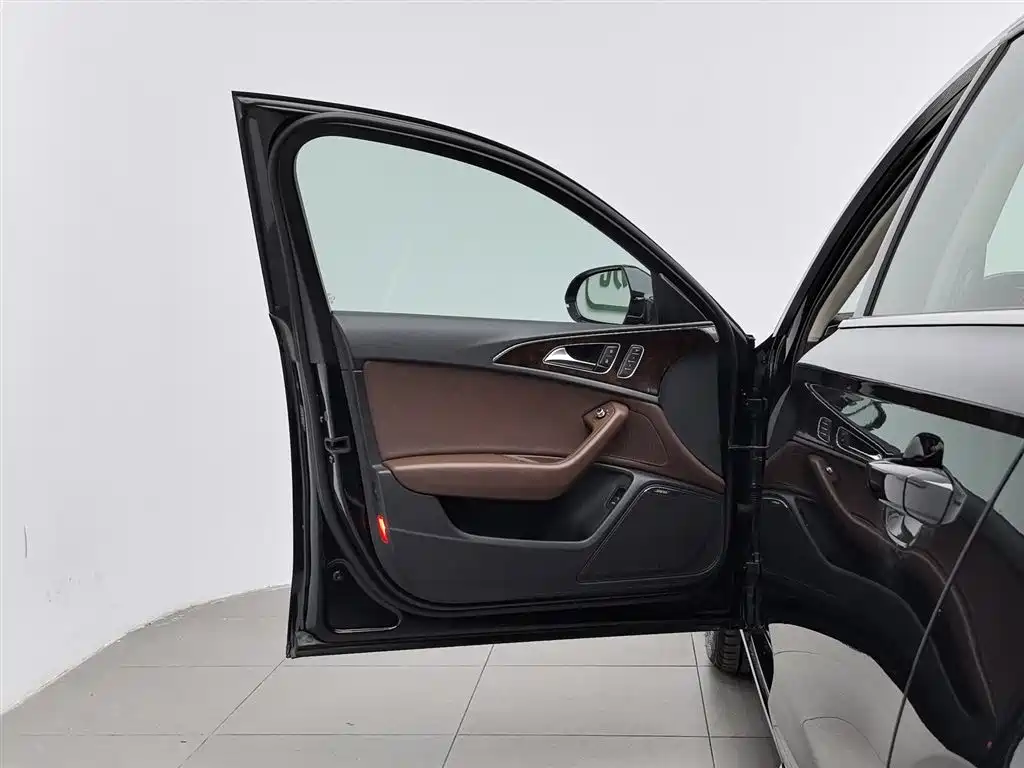 Audi A6L 2012 30 FSI Luxury