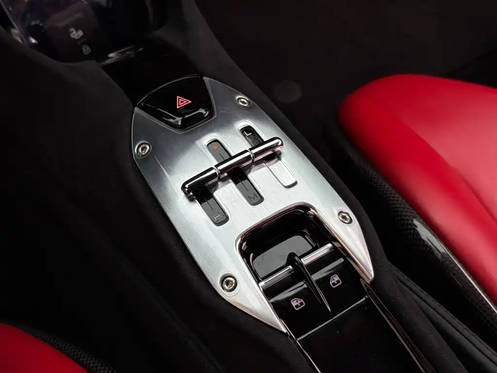 Ferrari SF90 2020 3.9T V8 Stradale