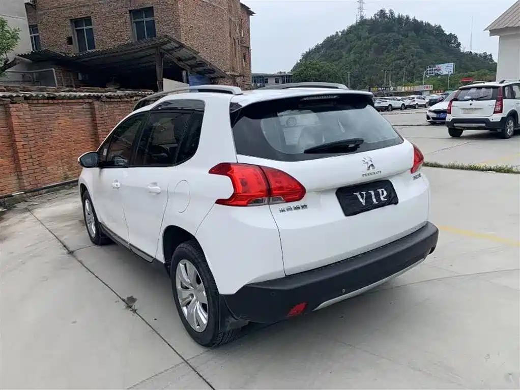 PEUGEOT 2008