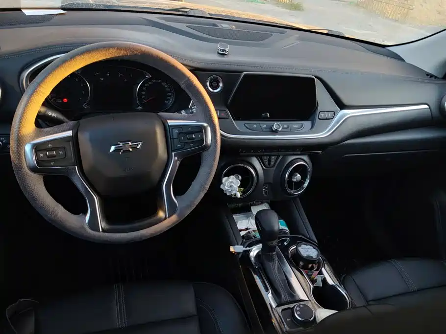 Chevrolet Blazer — миниатюра 12