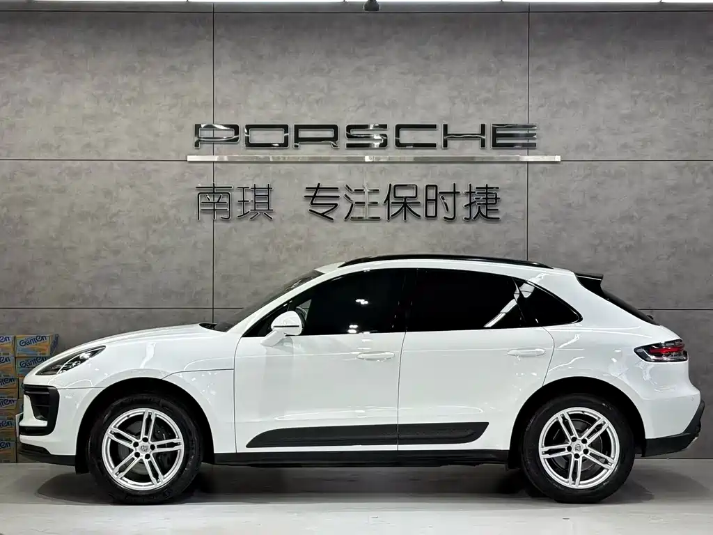 Porsche Macan — миниатюра 3