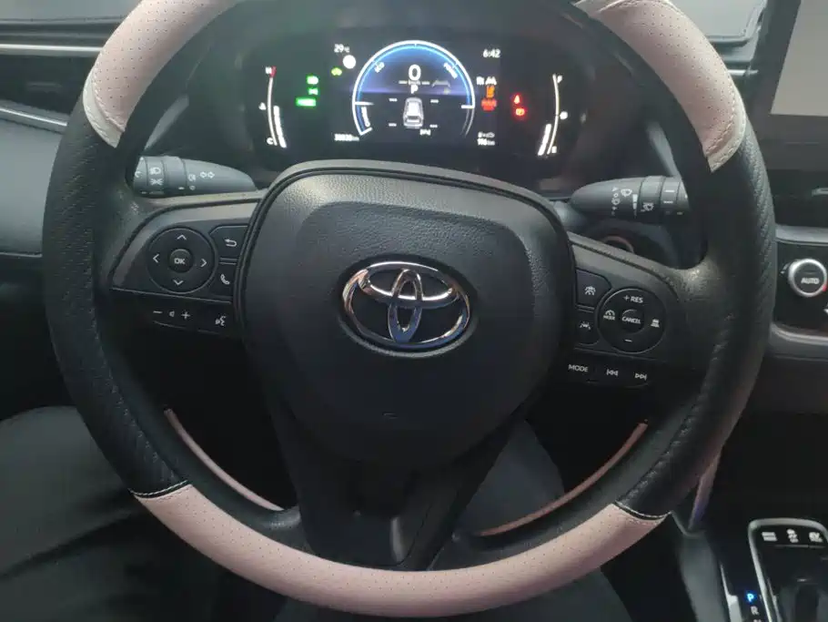 Toyota Corolla Cross — миниатюра 15