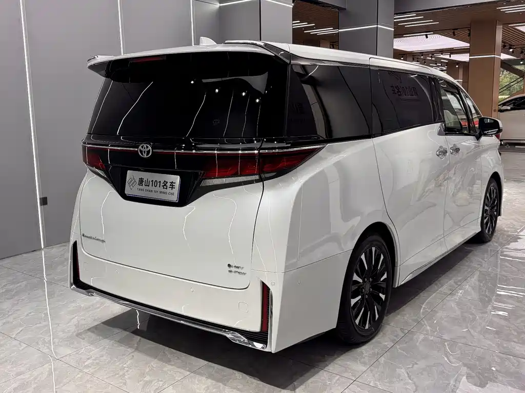 Toyota Vellfire 2024 2.5L