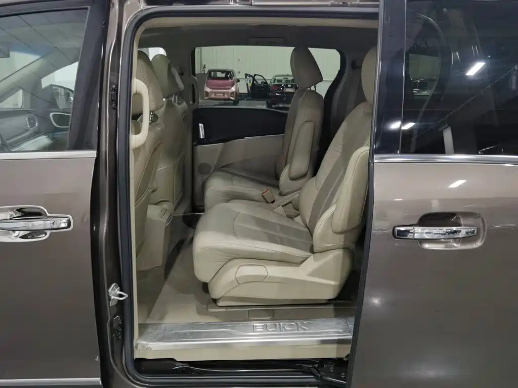 Buick GL8 — миниатюра 15