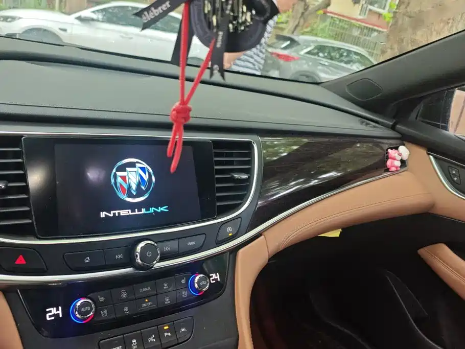 Buick LaCrosse — миниатюра 13